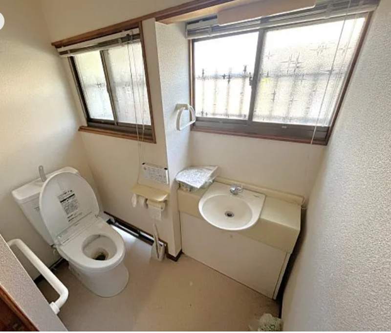 広々したトイレです。