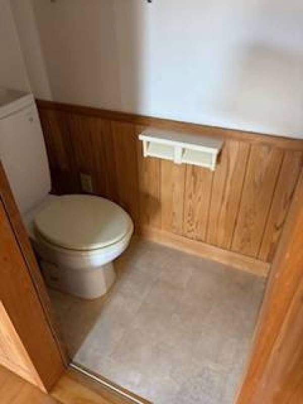 木の温かみのあるトイレです。