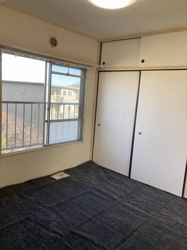 絨毯　押入れあり