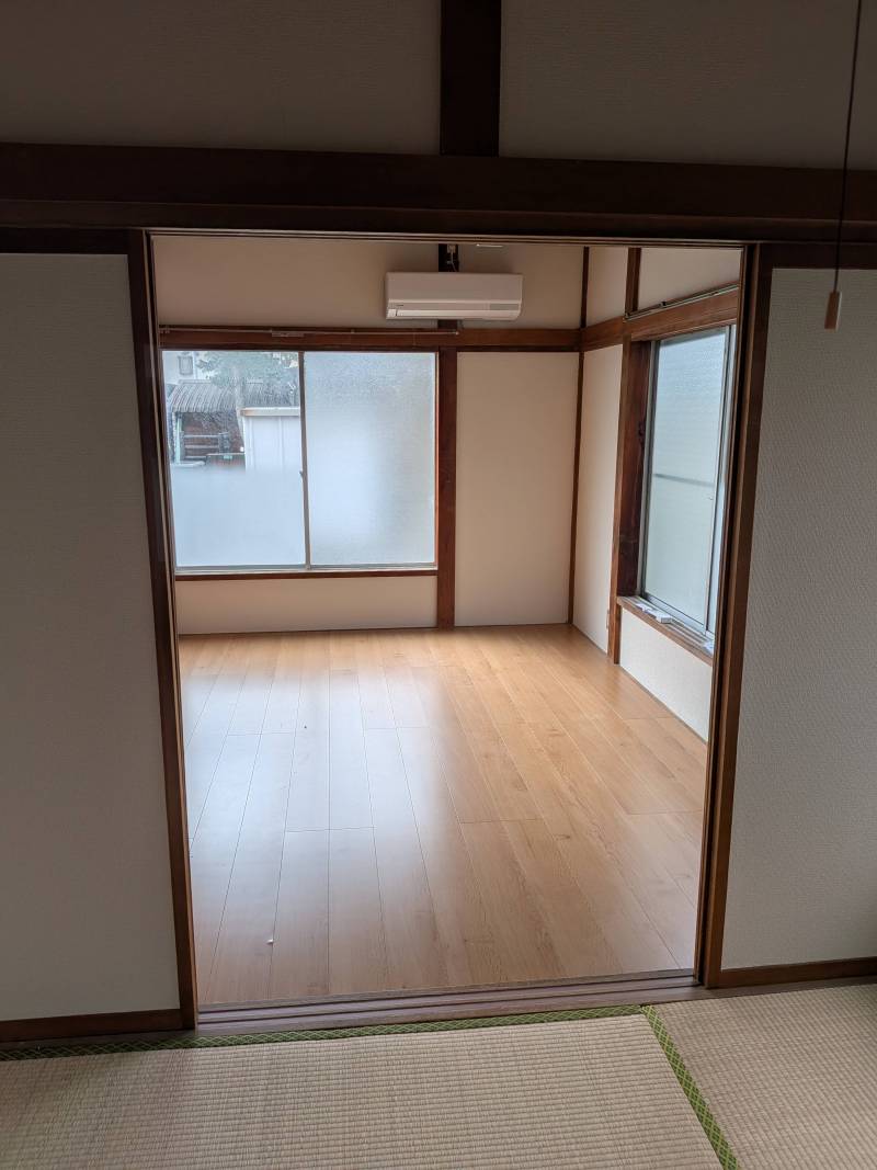 4.5畳の部屋から６畳の部屋
