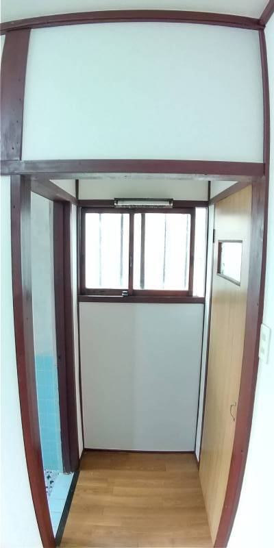 脱衣場。全室の窓を開け、毎日換気。