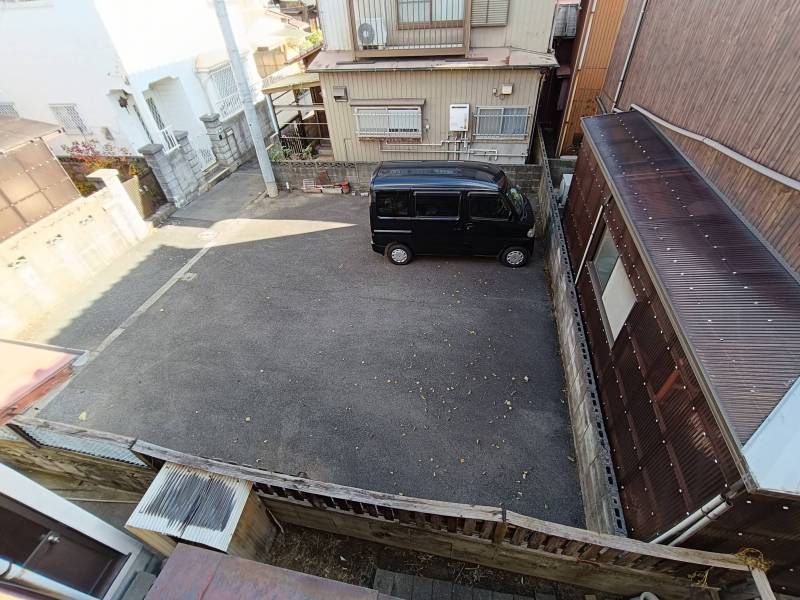 広々とした駐車場