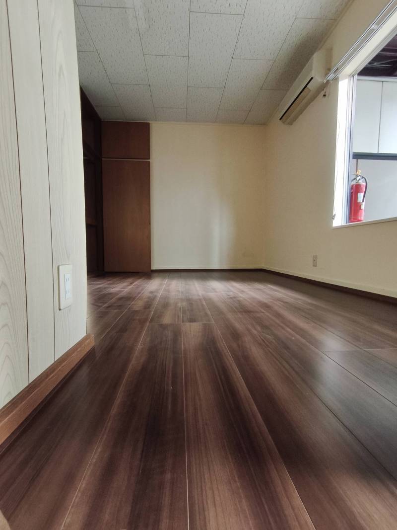 落ち着いた感じの部屋に仕上げました