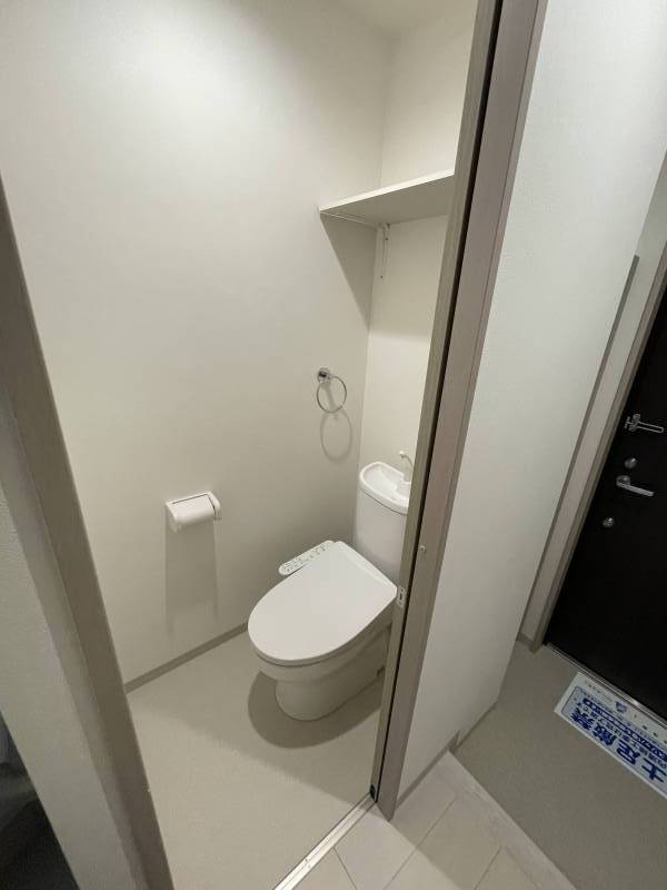 写真は105、106号室（左右別）共通です。