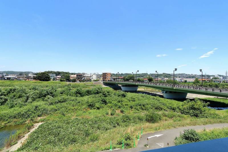 眼前に広がる「浅川」