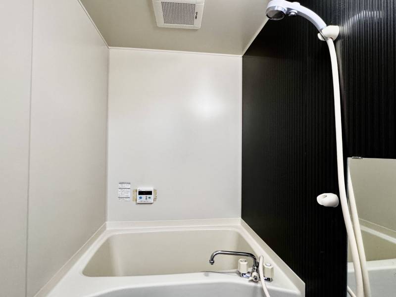 ゆっくり浸かれる浴槽です。