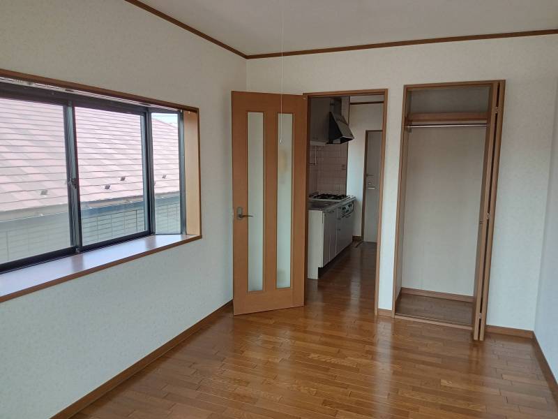 角部屋につき出窓あり