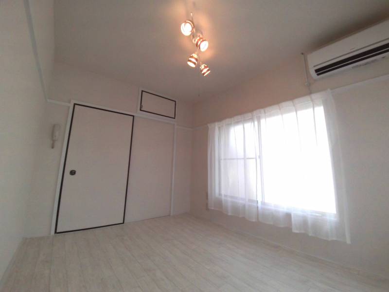 窓から入る風も快適です♪