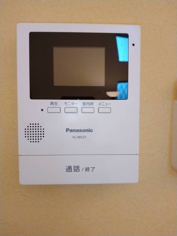 モニター付インターホンで安心です