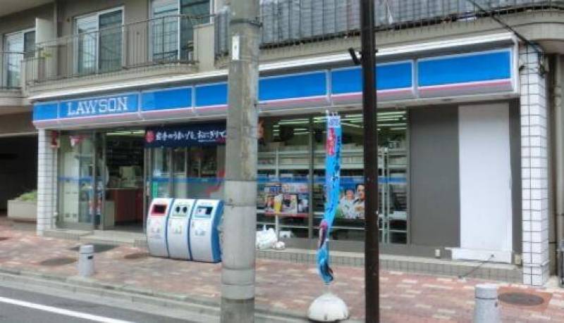 コンビニまで徒歩4分！