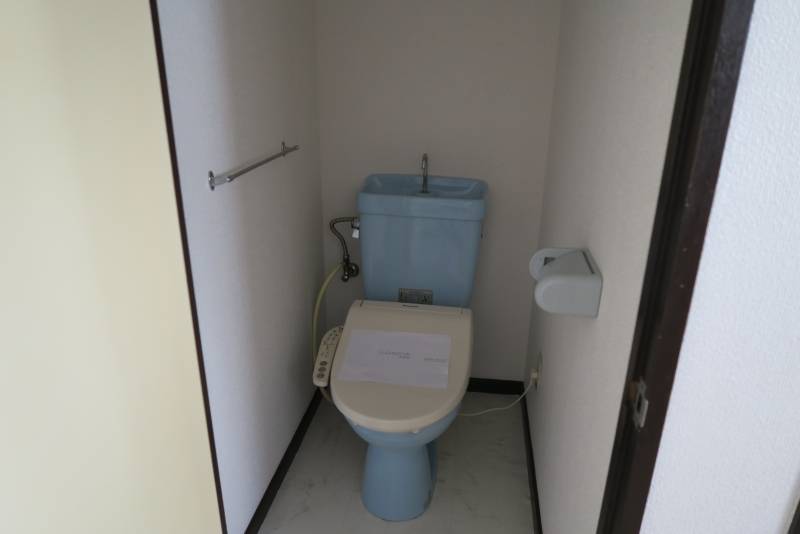 シャワートイレ付！