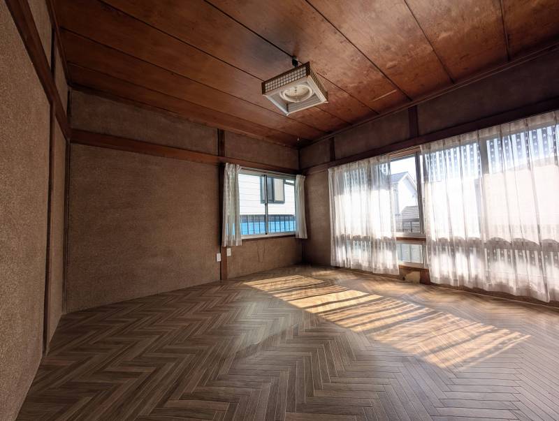 2階洋室。独立したお部屋で、仕事・趣味の集中できます♪