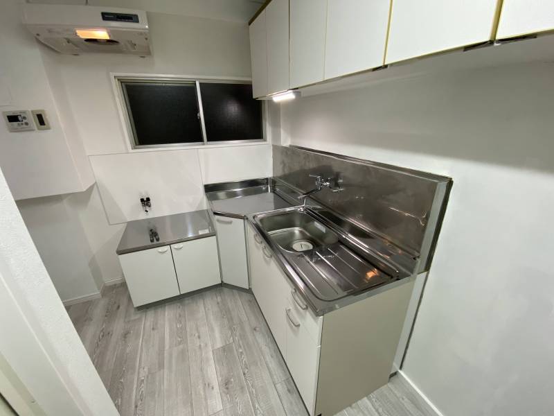 新品のキッチン