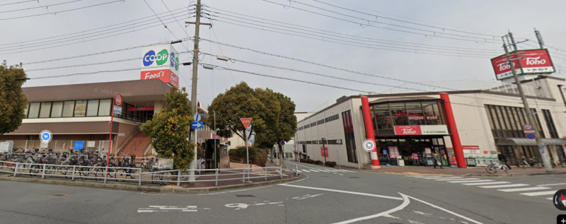 駅前のコープとドラッグストアです。
帰り道です。