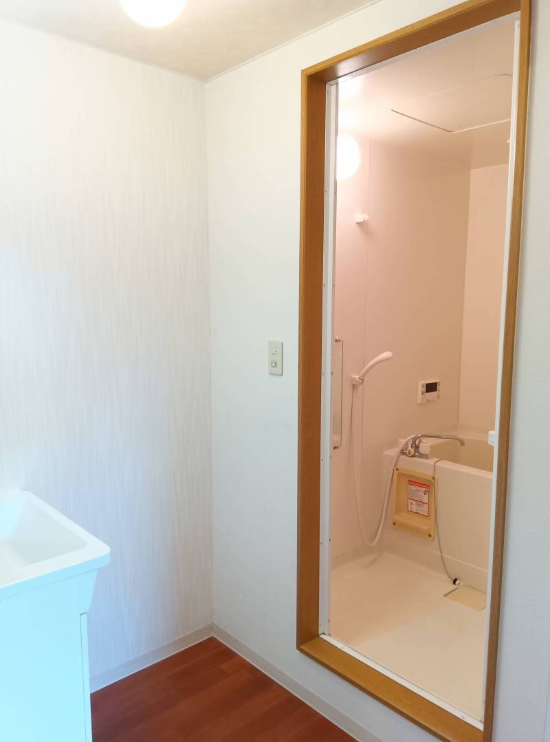 追い焚き機能付きなので２人以上暮らしも便利♪※画像201