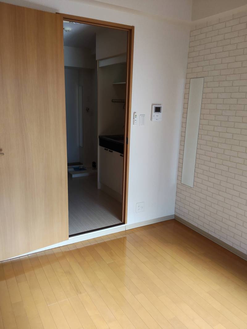 入居までに温水洗浄便座を設置します