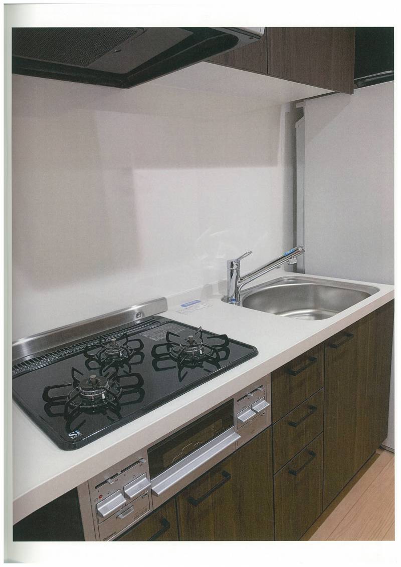 ハイグレード仕様システムキッチン(3口コンロ・浄水器内蔵)