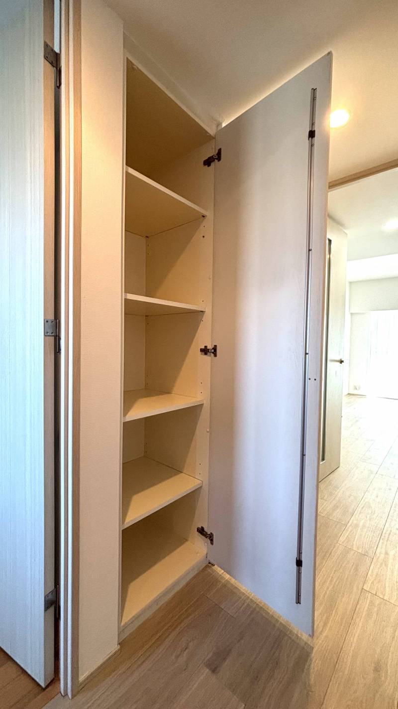収納たっぷり！廊下収納