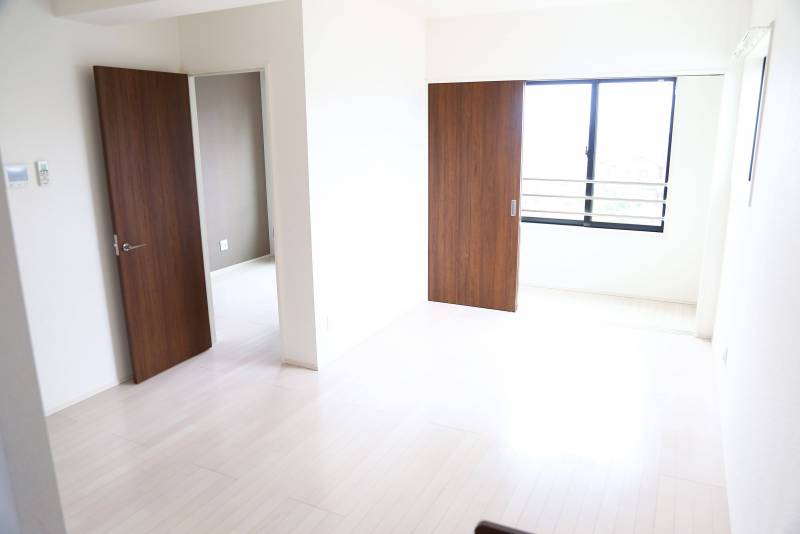 リビング側の全景。洗濯物はインナーバルコニーで干せます。