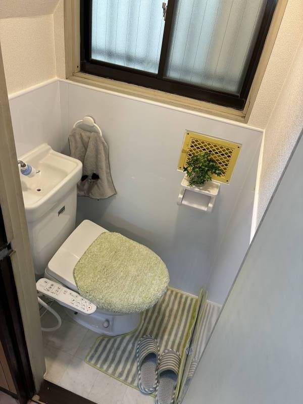 1階トイレ、2階にもトイレございます。