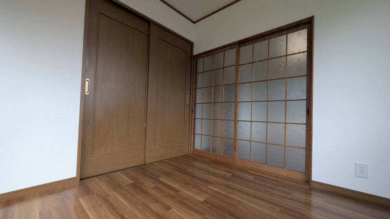 広々とした４．０帖の東側洋室。