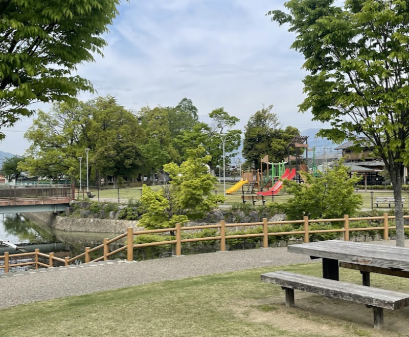 玉池公園徒歩3分、自然豊かな散歩コースあります！