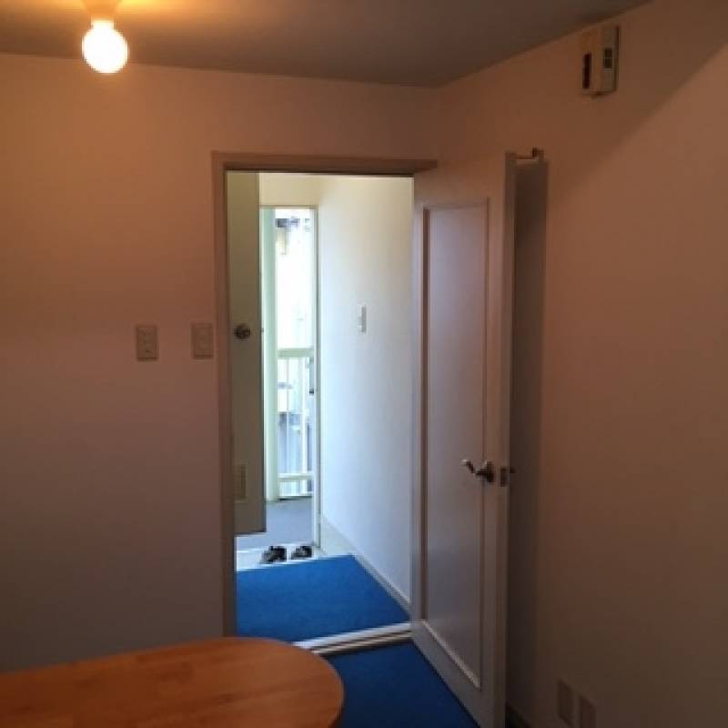 綺麗な部屋でカウンタ付です