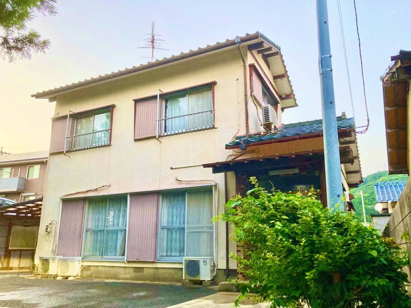 正面です。