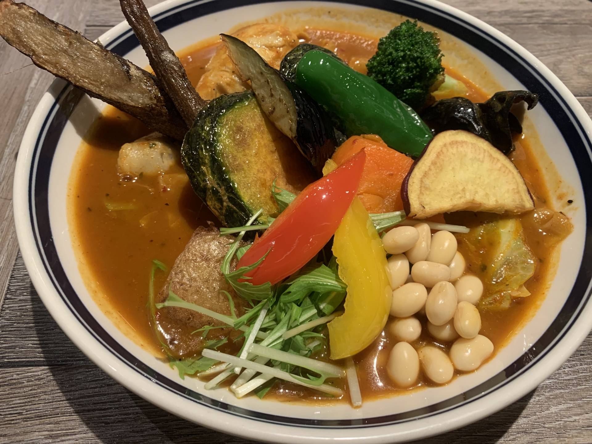 札幌名物の味噌ラーメンやスープカレー