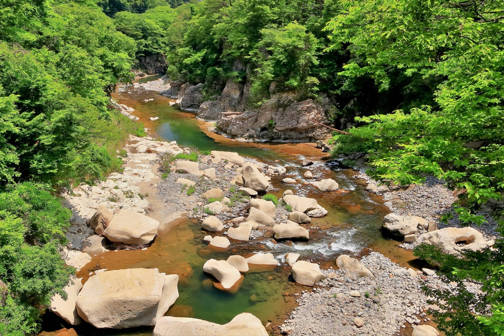 秋保温泉などの温泉地の風景