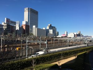 品川駅から望む新幹線